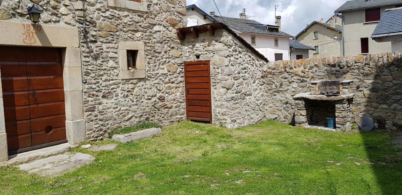 Maison De Caractere En Pierre Cal Blanic Saint Pierre dels Forcats Bagian luar foto