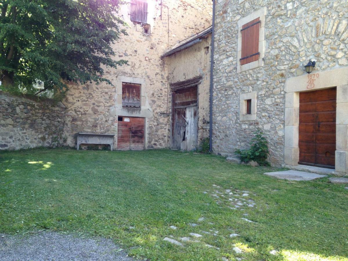 Maison De Caractere En Pierre Cal Blanic Saint Pierre dels Forcats Bagian luar foto